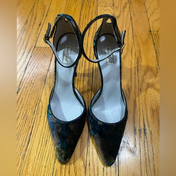 Vintage Marshall Fields heels - Picture 3 of 11